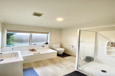 Photo of property in 62 Sunstone Crescent, Brown Owl, Upper Hutt, 5018