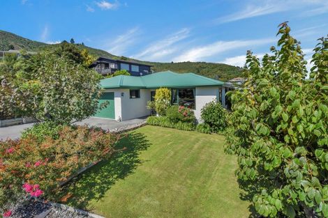 Photo of property in 10 Matai Place, Waikawa, Picton, 7220