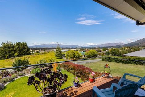 Photo of property in 7 Moraine Place, Lake Hawea, Wanaka, 9382