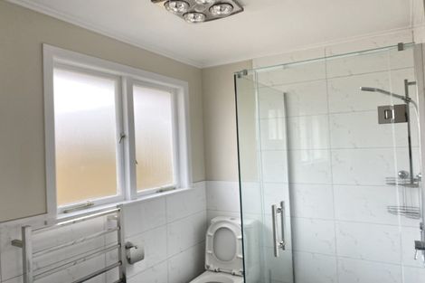 Photo of property in 9 Matama Road, Glen Eden, Auckland, 0602