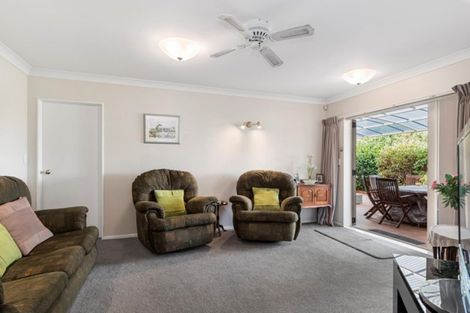 Photo of property in 16 Meadowviews Drive, Welcome Bay, Tauranga, 3112