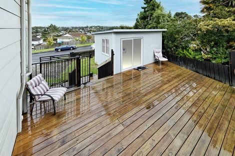Photo of property in 32 Glenbervie Crescent, Massey, Auckland, 0614