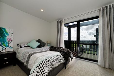 Photo of property in 51 Carder Court, Hobsonville, Auckland, 0618