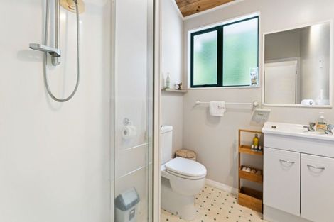 Photo of property in 23 Wharf Road, Clarks Beach, Pukekohe, 2679