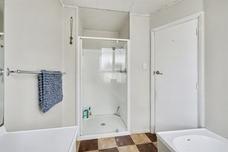 Photo of property in 136 Russell Street, Westport, 7825