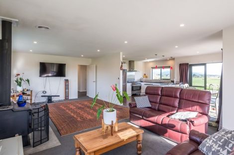 Photo of property in 100 Harakeke Road, Te Horo, Otaki, 5581