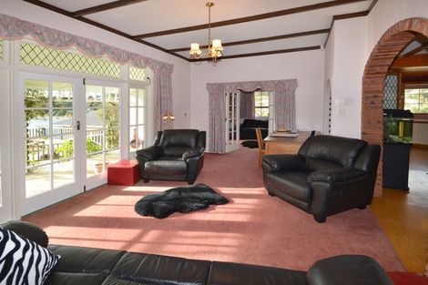 Photo of property in 41 Marine Parade, Macandrew Bay, Dunedin, 9014