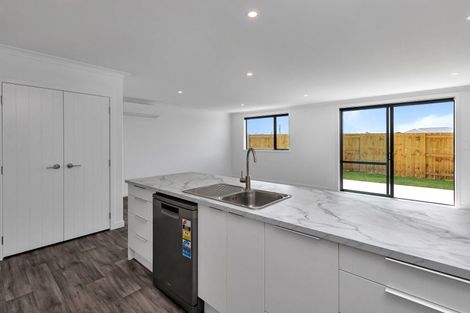 Photo of property in 51 Te Taniwha Road, One Tree Point, 0118