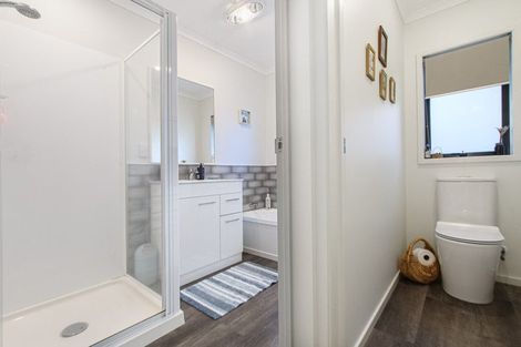 Photo of property in 76 Oteki Park Drive, Welcome Bay, Tauranga, 3112