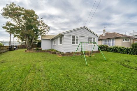 Photo of property in 2 Butler Place, Fairfield, Hamilton, 3214