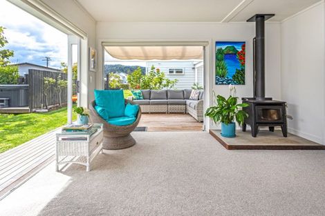 Photo of property in 107 Riverview Road, Whangamata, 3620