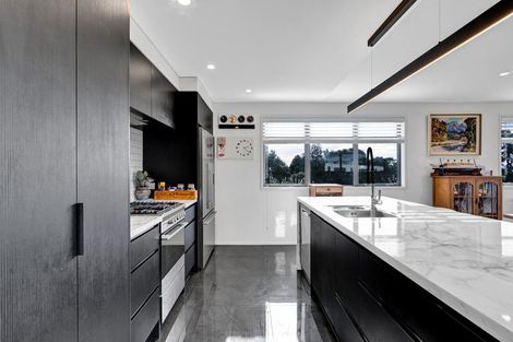 Photo of property in 3 Baring Terrace, Strandon, New Plymouth, 4312