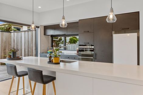 Photo of property in 1156a South Road, Oakura, 4314