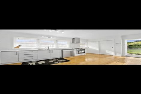 Photo of property in 30 Oregon Drive, Maoribank, Upper Hutt, 5018