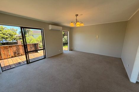 Photo of property in 8 Le Havre Place, Takanini, 2112
