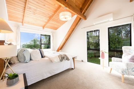 Photo of property in 17 Unsworth Drive, Unsworth Heights, Auckland, 0632