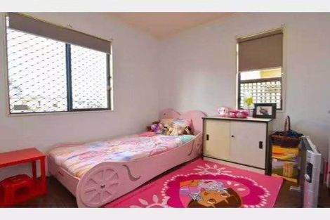 Photo of property in 10 Lockington Avenue, Henderson, Auckland, 0612