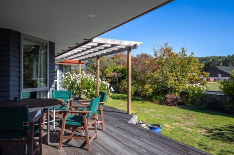 Photo of property in 6 Weka Place, Picton, 7220