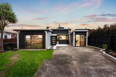 Photo of property in 1/23 Roys Road, Weymouth, Auckland, 2103