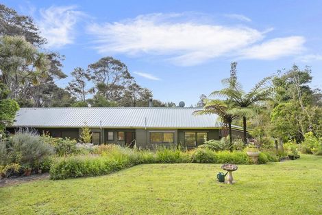 Photo of property in 14 Cochran Road, Oratia, Auckland, 0604