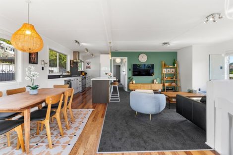 Photo of property in 1/26 Nor'east Drive, Northcross, Auckland, 0632