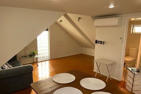 Photo of property in 41 Avonleigh Road, Green Bay, Auckland, 0604