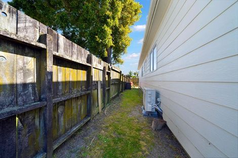 Photo of property in 12b Sturges Road, Henderson, Auckland, 0612