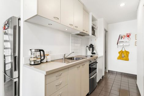 Photo of property in Proximity Apartments, 402/17 Osterley Way, Manukau, Auckland, 2104