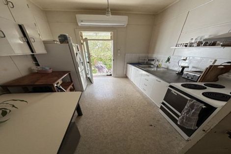 Photo of property in 4 Rixon Grove, Mount Victoria, Wellington, 6011