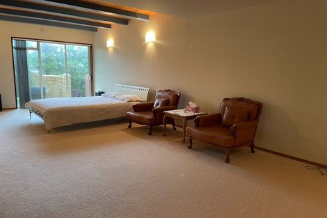 Photo of property in 1/3 Portal Place, Murrays Bay, Auckland, 0630