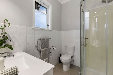 Photo of property in 2/22 Roseberry Avenue, Birkenhead, Auckland, 0626