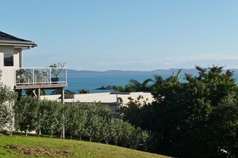 Photo of property in 13 Christine Drive, Coopers Beach, 0420