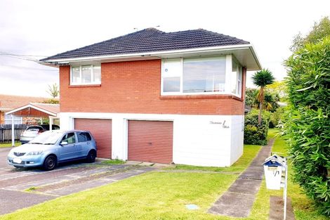 Photo of property in 1 Marsh Avenue, Forrest Hill, Auckland, 0620