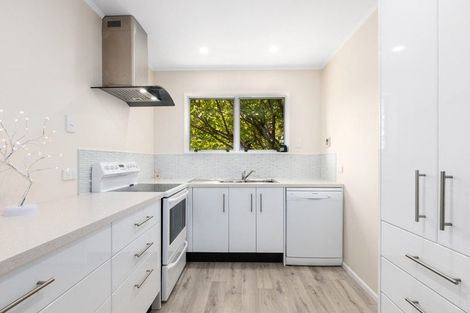 Photo of property in 30 Davis Grove, Wainuiomata, Lower Hutt, 5014