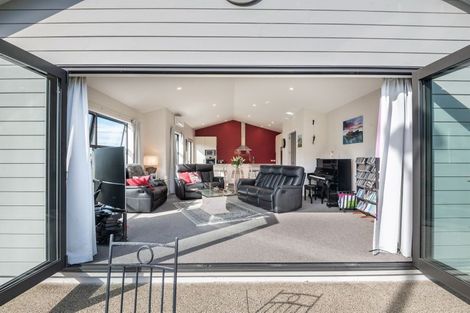 Photo of property in 16 Westerley Place, Long Bay, Auckland, 0630