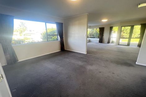 Photo of property in 122 Westchester Drive, Churton Park, Wellington, 6037