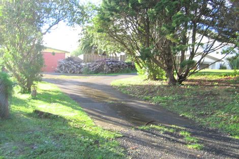 Photo of property in 106 Whangaparaoa Road, Red Beach, 0932