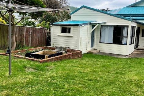 Photo of property in 70 Derwent Street, Island Bay, Wellington, 6023