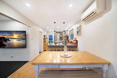 Photo of property in 86 Rosewarne Crescent, Glendene, Auckland, 0602