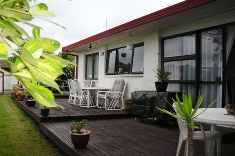 Photo of property in 2/17 Diorella Drive, Clover Park, Auckland, 2019