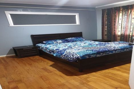 Photo of property in 28 Taupo Street, Green Bay, Auckland, 0604