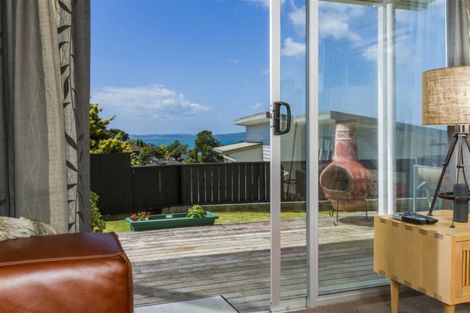 Photo of property in 1/4 Gull Lane, Mairangi Bay, Auckland, 0630