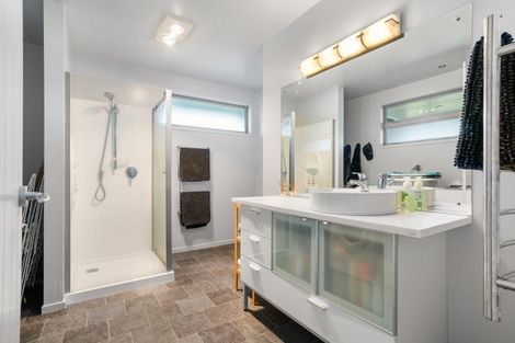 Photo of property in 116 Patuwai Drive, Whangamata, 3620