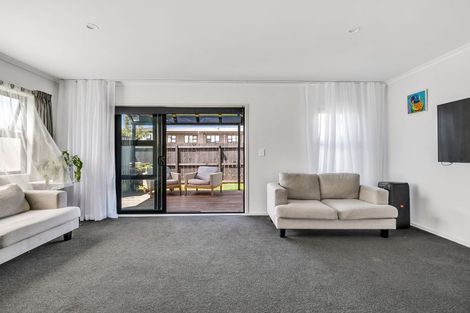 Photo of property in 13 Haroto Street, Manukau, Auckland, 2104