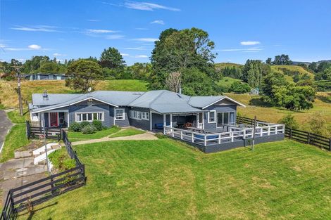 Photo of property in 2 School Road, Tiniroto, Manutuke, 4078