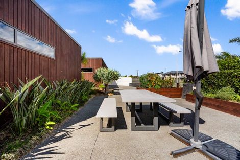 Photo of property in 10 Mer Place, Bay View, Napier, 4104