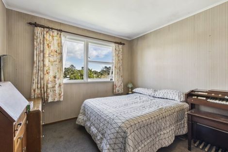 Photo of property in 39 Paragon Avenue, Beach Haven, Auckland, 0626