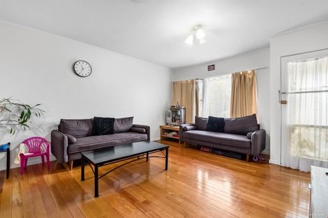 Photo of property in 2/7 Ellen Avenue, Hillcrest, Auckland, 0627