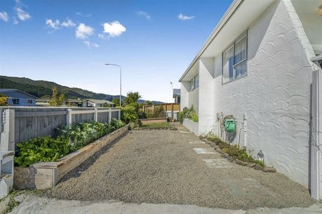 Photo of property in 321a Wellington Road, Wainuiomata, Lower Hutt, 5014