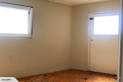 Photo of property in 108 Oriental Parade, Oriental Bay, Wellington, 6011